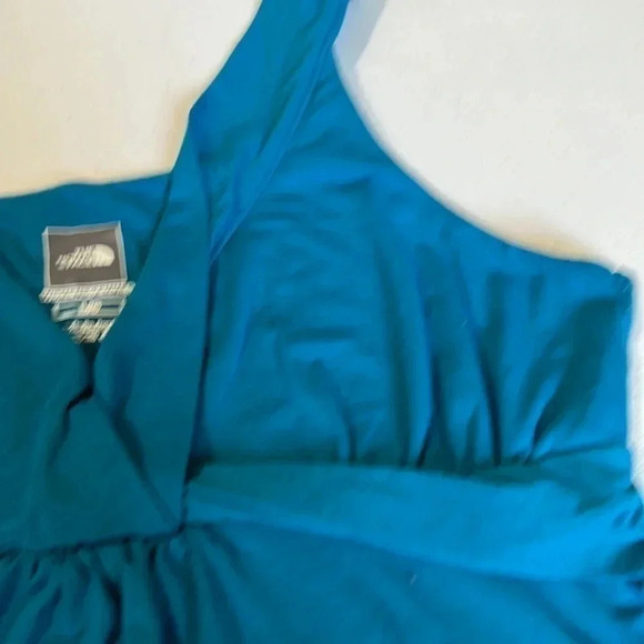 The Northface blue tank size large - Picture 3 of 5